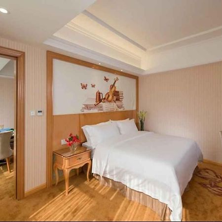 Vienna Hotel Shenzhen Baoneng City Plaza Exterior foto
